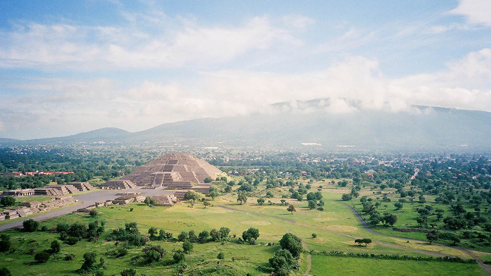 The Mayan ruins of Teotihuacan outside D.F. (Claire L. Evans / Flickr)